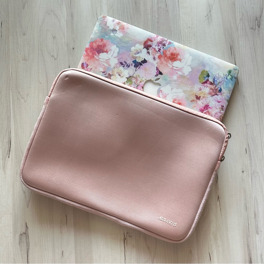 Rose gold 🌸 laptop case for 13” and 15” MacBooks / Laptops